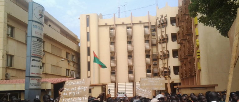 Article : Manifestation contre les délestages au Burkina Faso